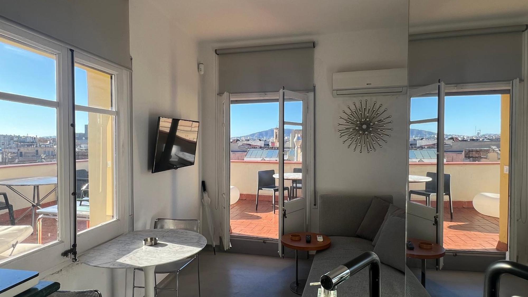 With Terrace Apartamento